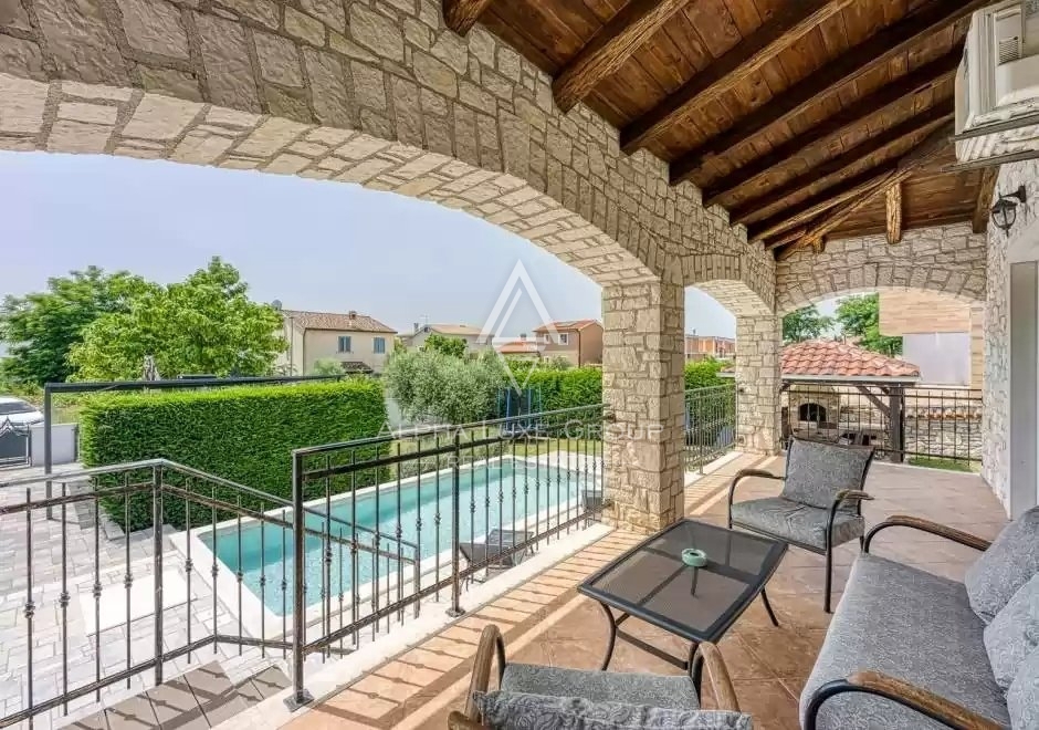 Istra, Poreč: Očarljiva kamnita hiša z bazenom na prodaj