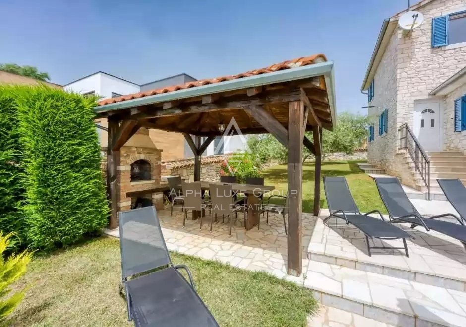 Istra, Poreč: Očarljiva kamnita hiša z bazenom na prodaj