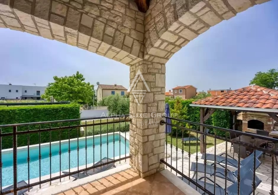 Istra, Poreč: Očarljiva kamnita hiša z bazenom na prodaj