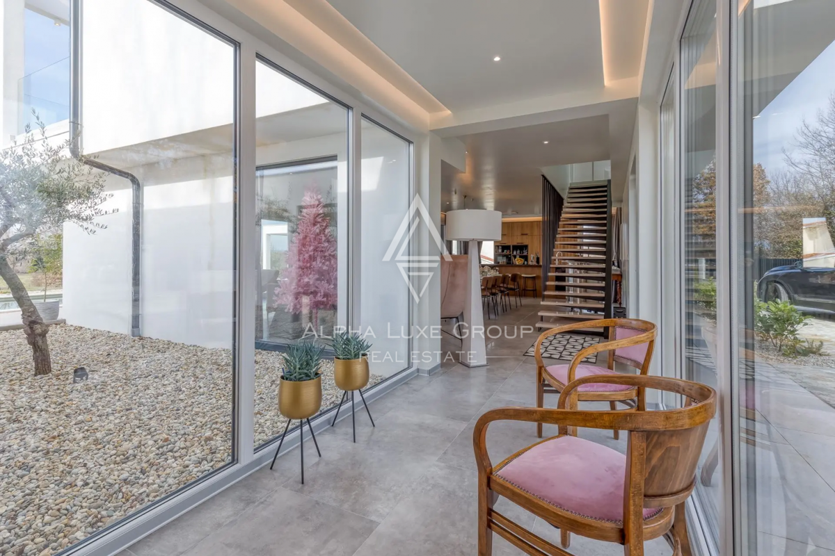 Istra, Labin: Luksuzna vila z ogrevanim bazenom