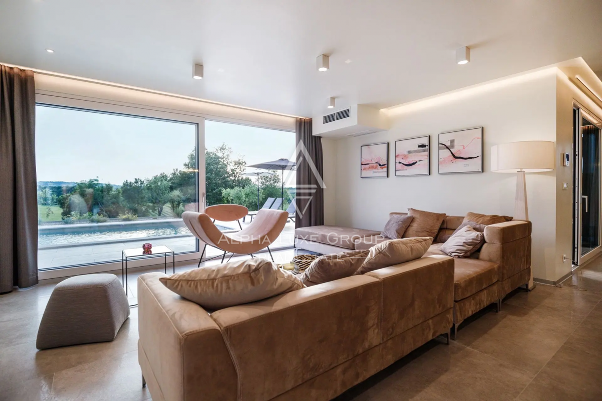 Istra, Labin: Luksuzna vila z ogrevanim bazenom