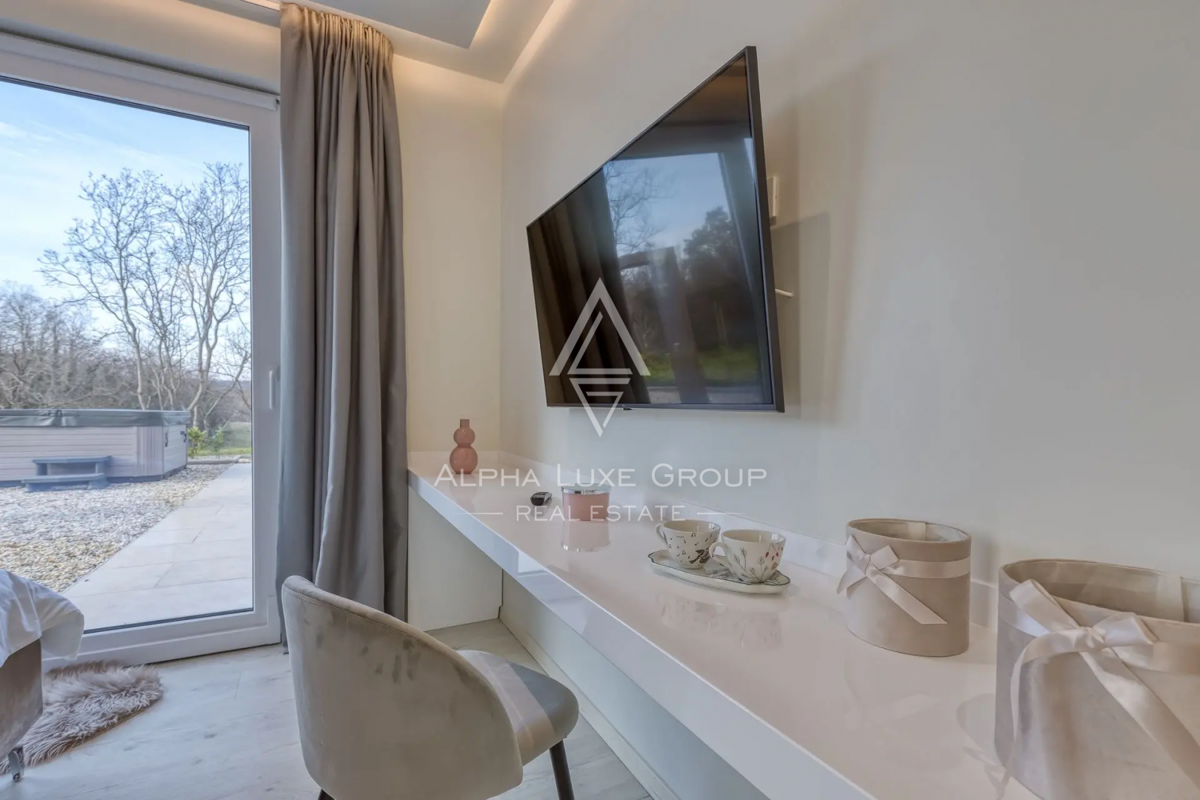 Istra, Labin: Luksuzna vila z ogrevanim bazenom