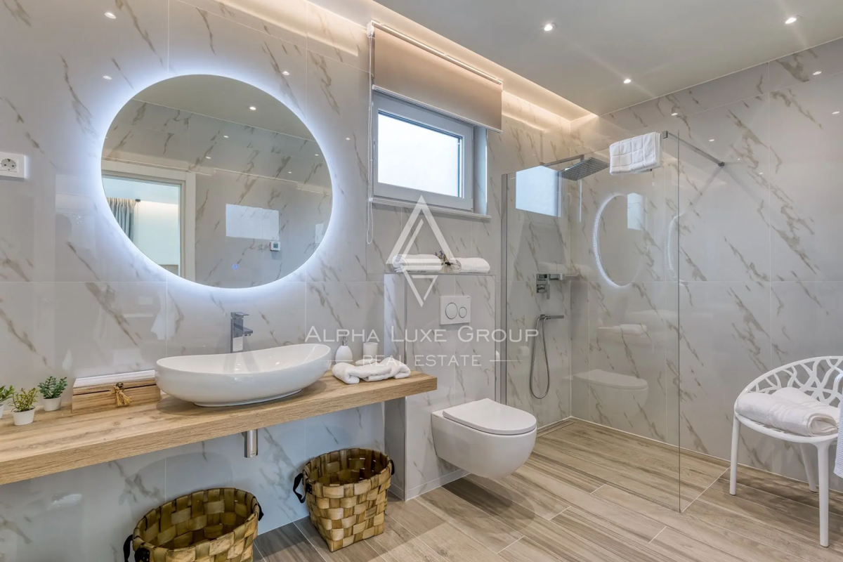 Istra, Labin: Luksuzna vila z ogrevanim bazenom