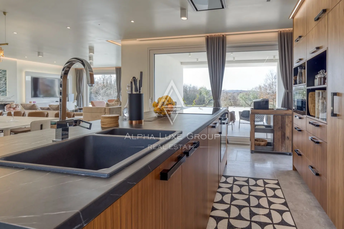 Istra, Labin: Luksuzna vila z ogrevanim bazenom