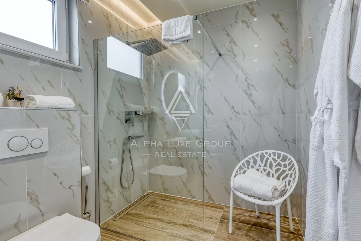 Istra, Labin: Luksuzna vila z ogrevanim bazenom