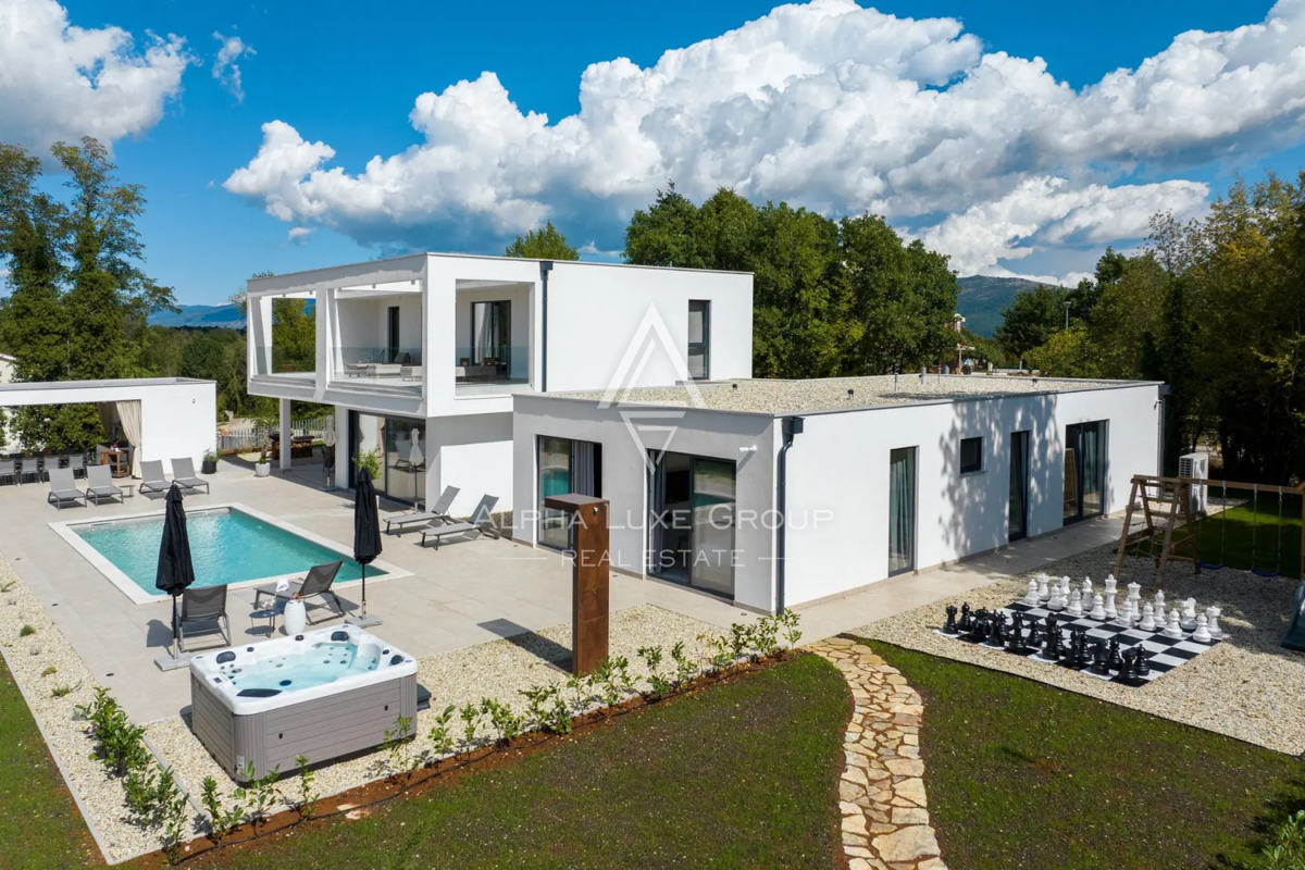 Istra, Labin: Luksuzna vila z ogrevanim bazenom