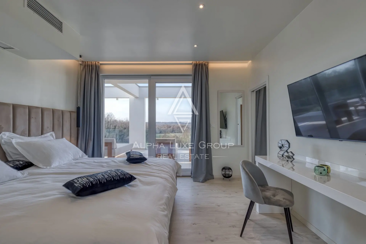 Istra, Labin: Luksuzna vila z ogrevanim bazenom