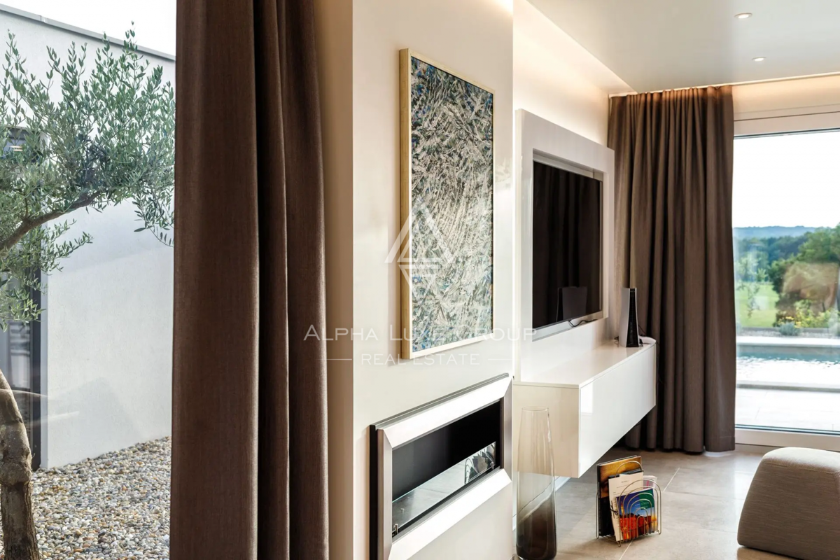 Istra, Labin: Luksuzna vila z ogrevanim bazenom