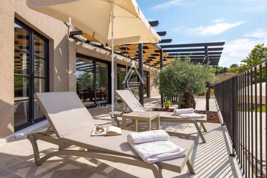 Istra, Motovun: Luksuzna vila z bazenom in pogledom