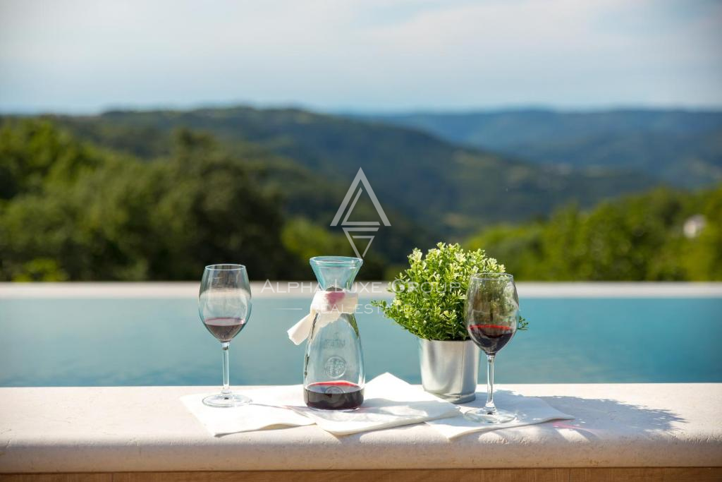 Istra, Motovun: Luksuzna vila z bazenom in pogledom