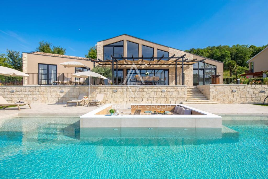 Istra, Motovun: Luksuzna vila z bazenom in pogledom