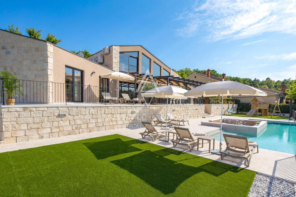 Istra, Motovun: Luksuzna vila z bazenom in pogledom