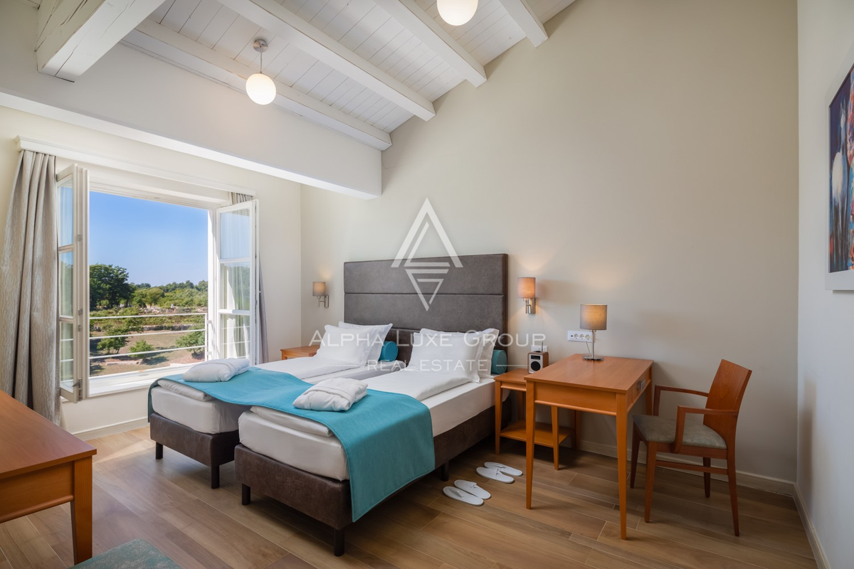 Istra, Svetvinčenat: Elegantna vila z bazenom in vrtom