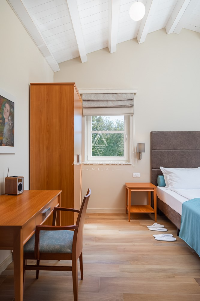 Istra, Svetvinčenat: Elegantna vila z bazenom in vrtom