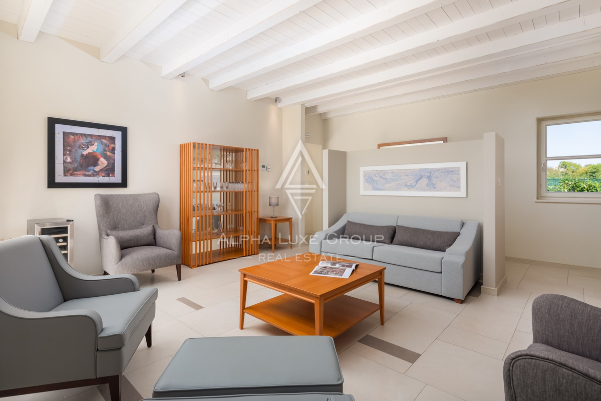 Istra, Svetvinčenat: Elegantna vila z bazenom in vrtom