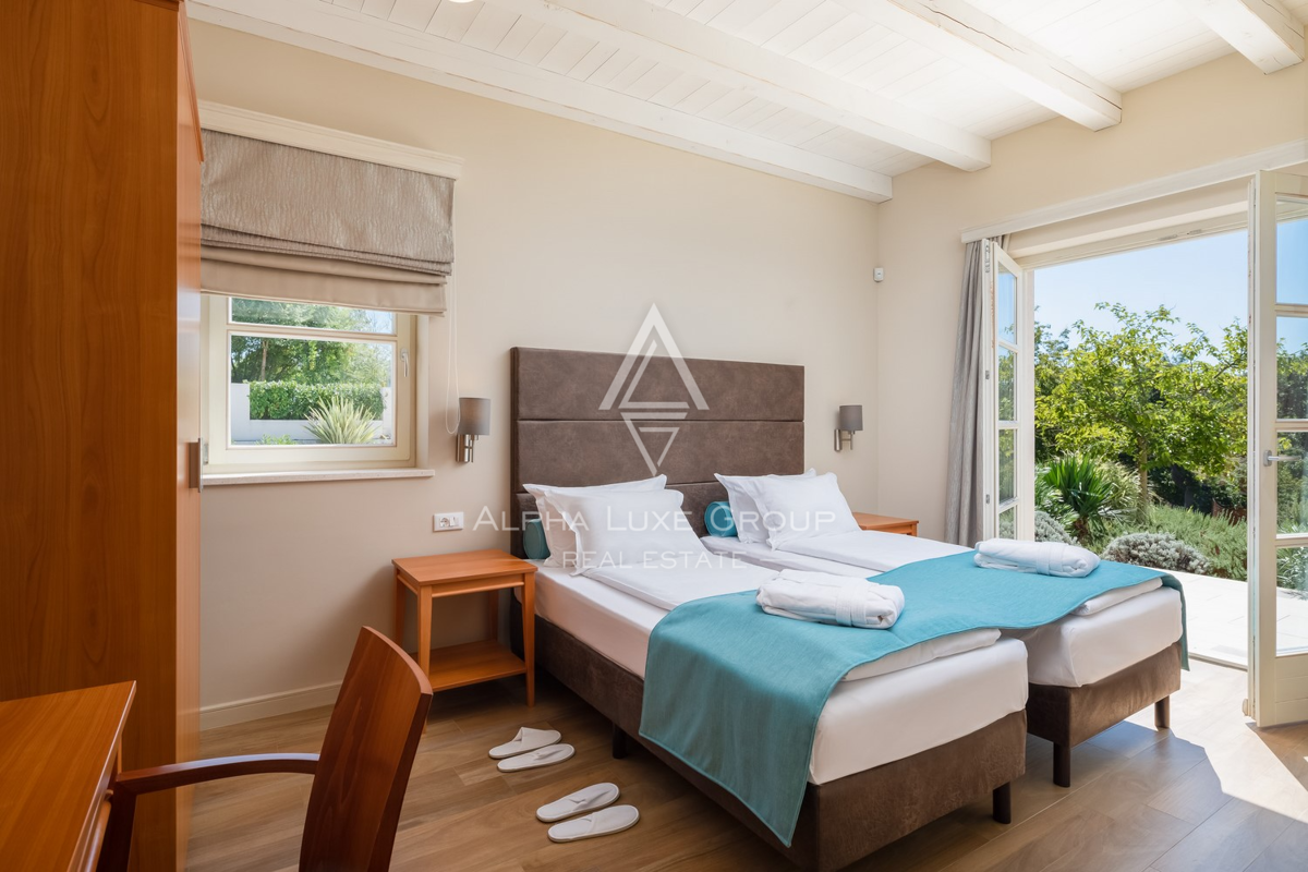 Istra, Svetvinčenat: Elegantna vila z bazenom in vrtom