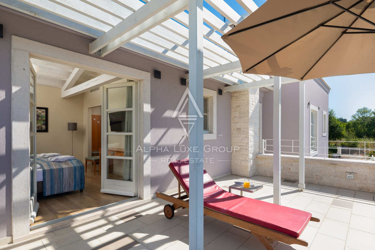 Istra, Svetvinčenat: Elegantna vila z bazenom in vrtom