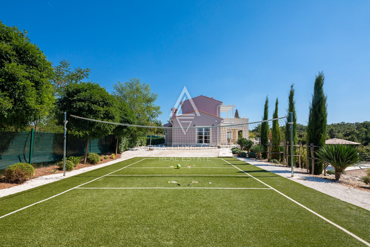 Istra, Svetvinčenat: Elegantna vila z bazenom in vrtom