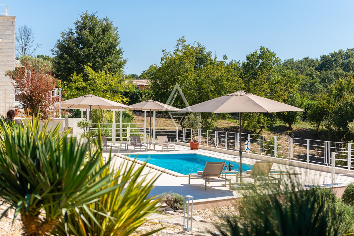 Istra, Svetvinčenat: Elegantna vila z bazenom in vrtom