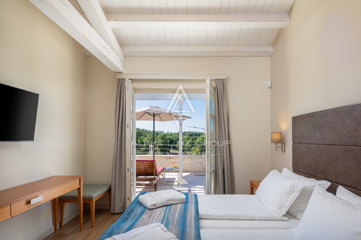 Istra, Svetvinčenat: Elegantna vila z bazenom in vrtom