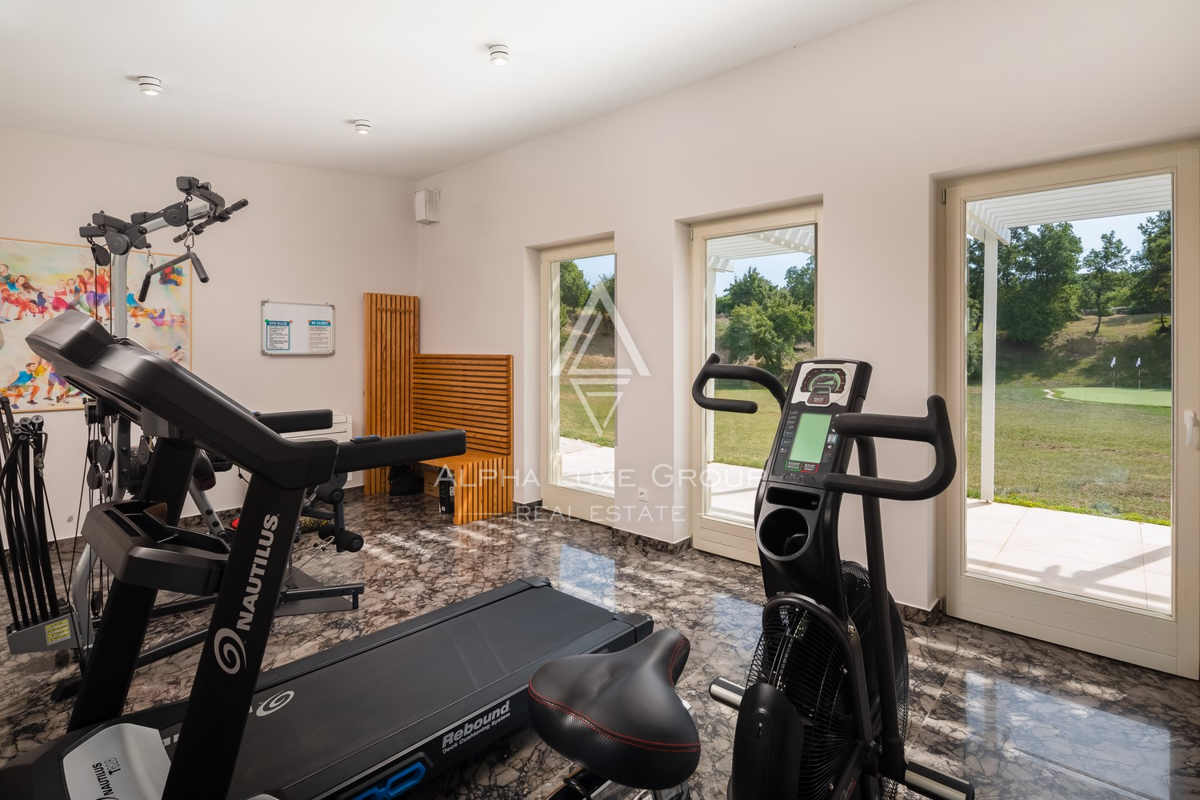 Istra, Svetvinčenat: Elegantna vila z bazenom in vrtom