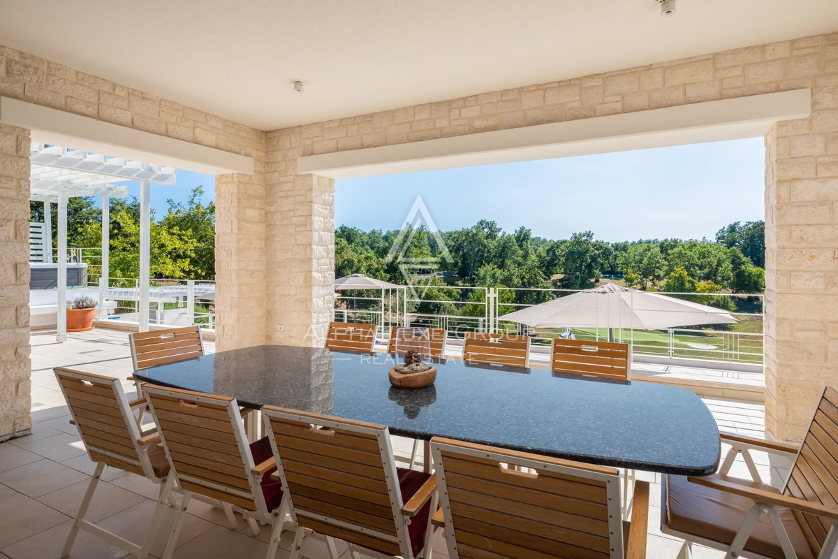 Istra, Svetvinčenat: Elegantna vila z bazenom in vrtom