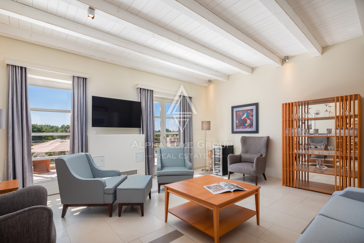 Istra, Svetvinčenat: Elegantna vila z bazenom in vrtom