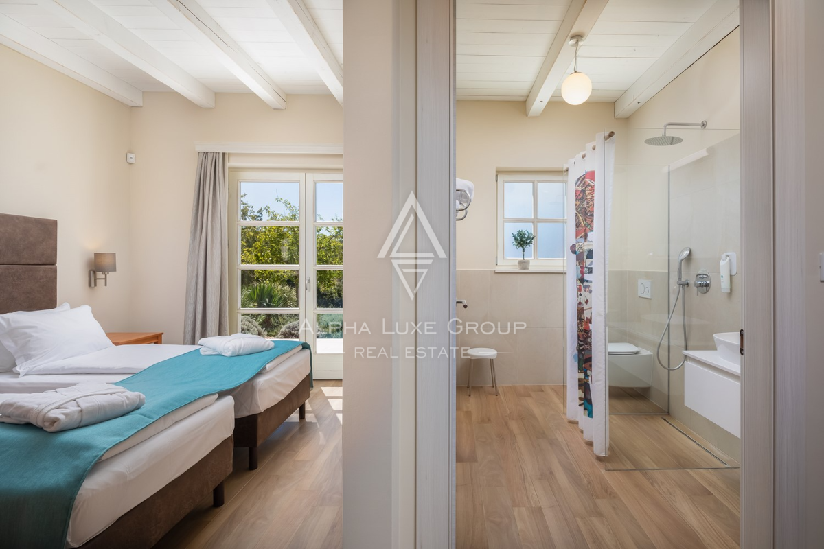 Istra, Svetvinčenat: Elegantna vila z bazenom in vrtom