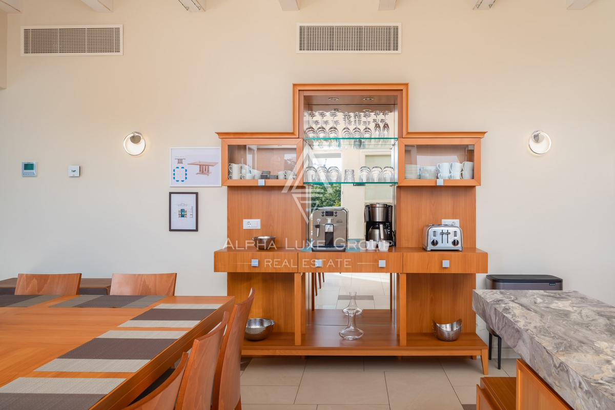 Istra, Svetvinčenat: Elegantna vila z bazenom in vrtom