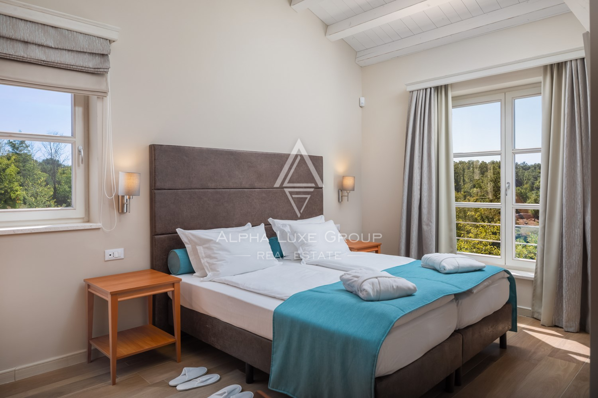 Istra, Svetvinčenat: Elegantna vila z bazenom in vrtom