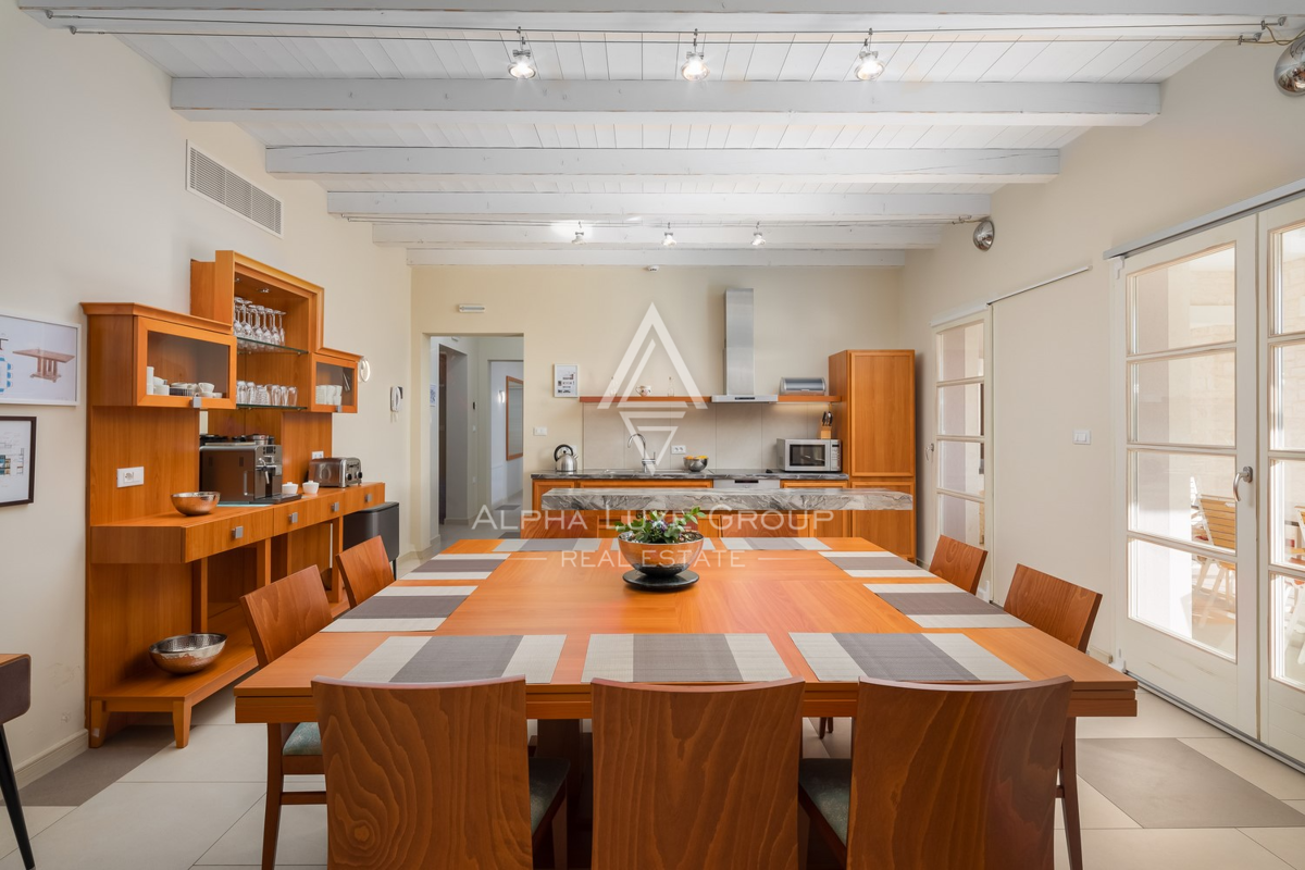 Istra, Svetvinčenat: Elegantna vila z bazenom in vrtom