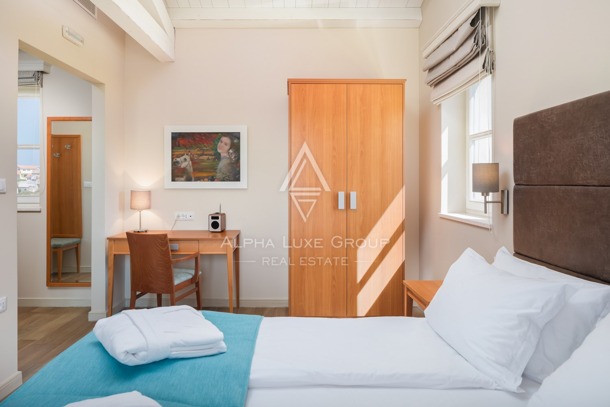 Istra, Svetvinčenat: Elegantna vila z bazenom in vrtom