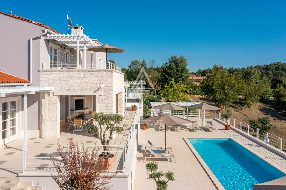 Istra, Svetvinčenat: Elegantna vila z bazenom in vrtom