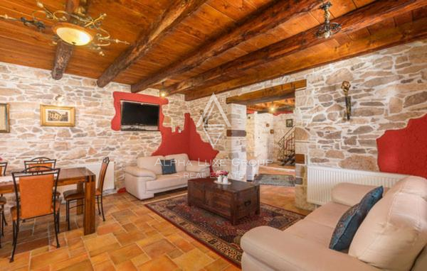 Istra, Buje: Apartmajska hiša z bazenom naprodaj