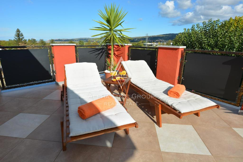 Istra, Buje: Apartmajska hiša z bazenom naprodaj