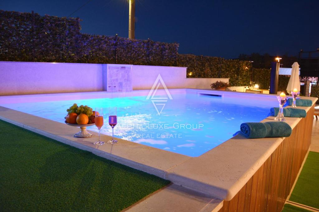 Istra, Buje: Apartmajska hiša z bazenom naprodaj