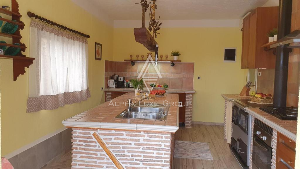 Istra, Buje: Apartmajska hiša z bazenom naprodaj