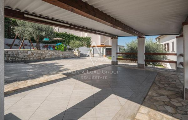 Istra, Buje: Apartmajska hiša z bazenom naprodaj