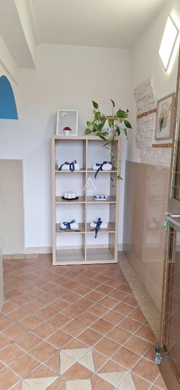 Istra, Buje: Apartmajska hiša z bazenom naprodaj