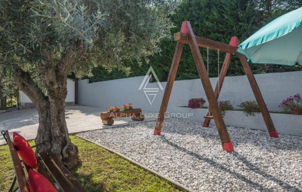 Istra, Buje: Apartmajska hiša z bazenom naprodaj