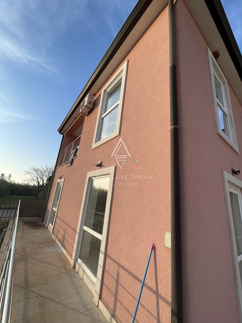 Istra, Novigrad – Poslovni prostor na vidni lokaciji