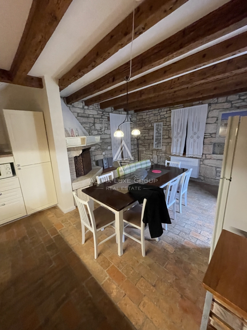 Istra, Kanfanar – Kamnita vila z bazenom in vrtom