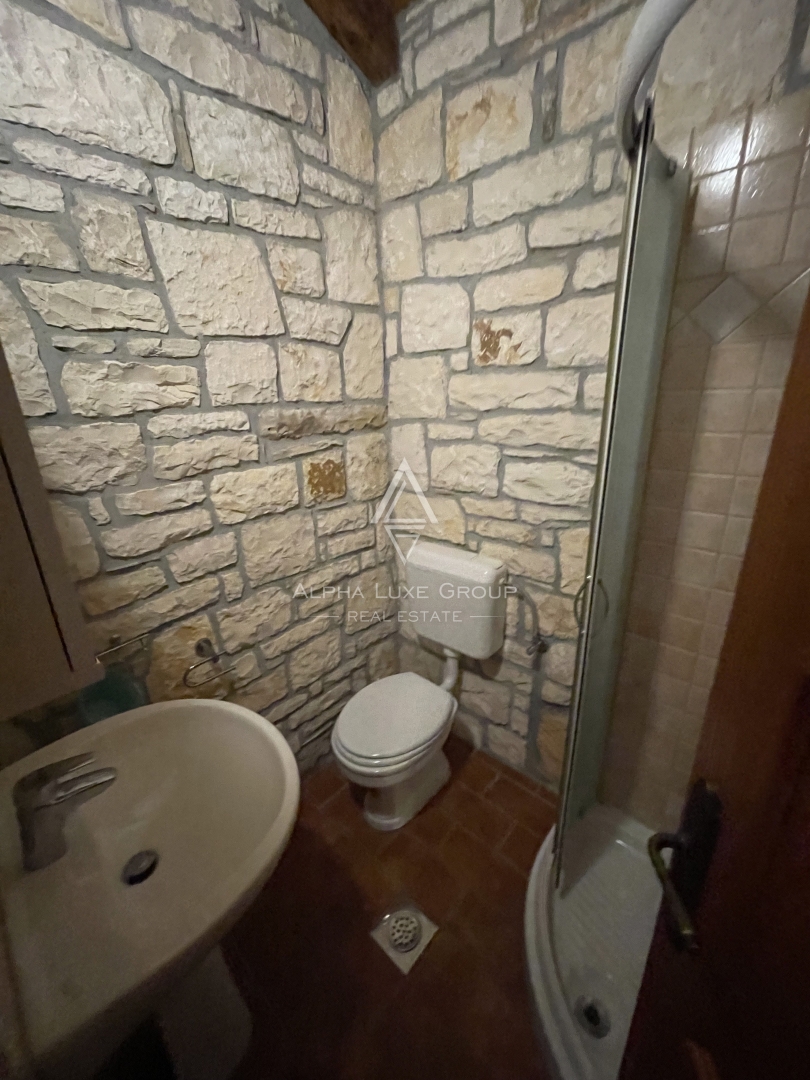 Istra, Kanfanar – Kamnita vila z bazenom in vrtom