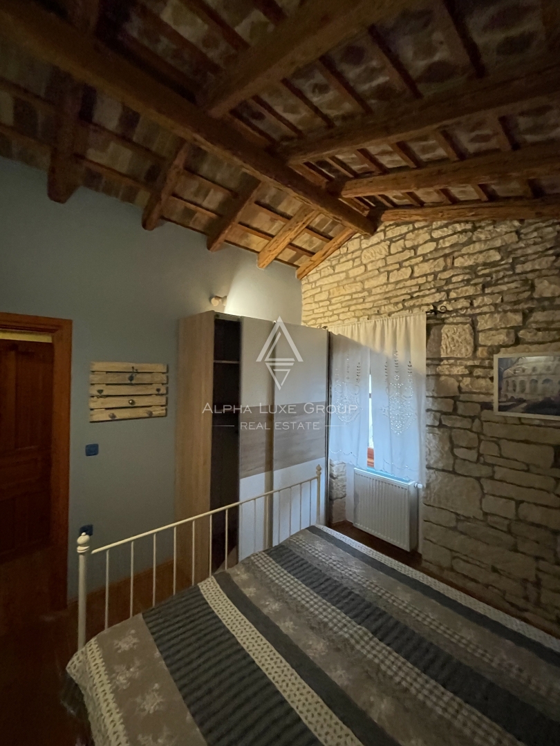 Istra, Kanfanar – Kamnita vila z bazenom in vrtom