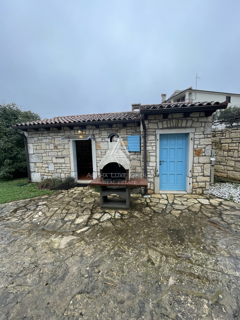 Istra, Kanfanar – Kamnita vila z bazenom in vrtom