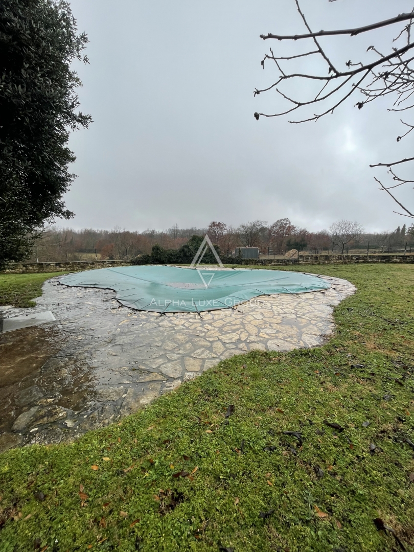 Istra, Kanfanar – Kamnita vila z bazenom in vrtom