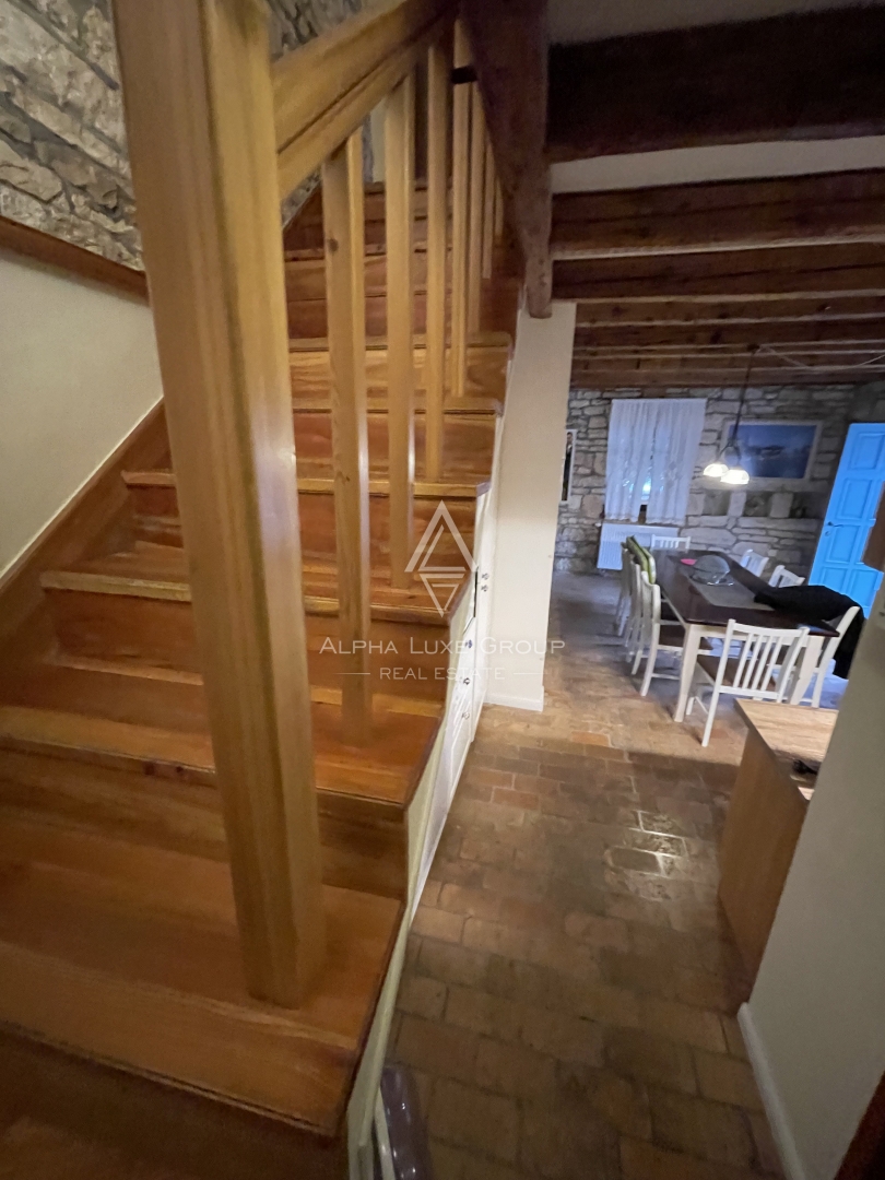 Istra, Kanfanar – Kamnita vila z bazenom in vrtom