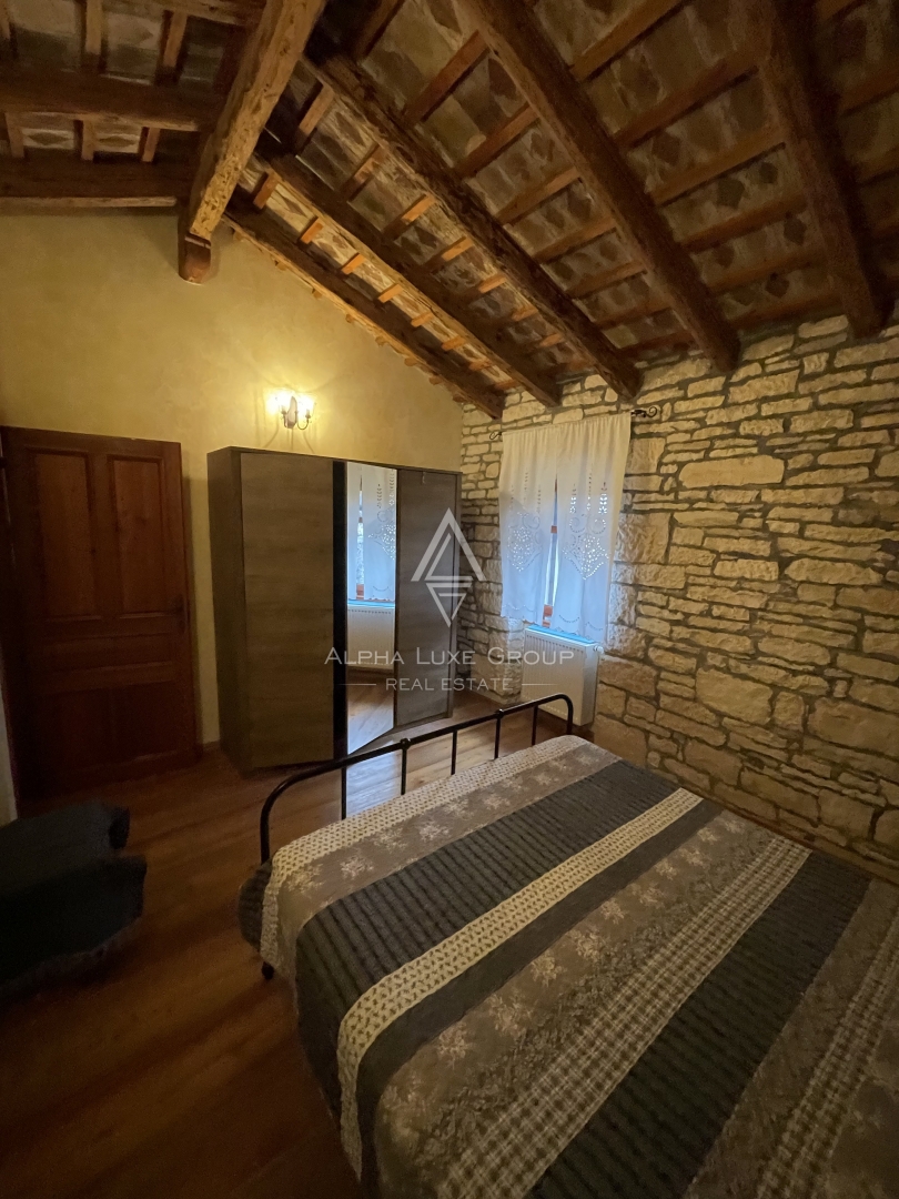 Istra, Kanfanar – Kamnita vila z bazenom in vrtom