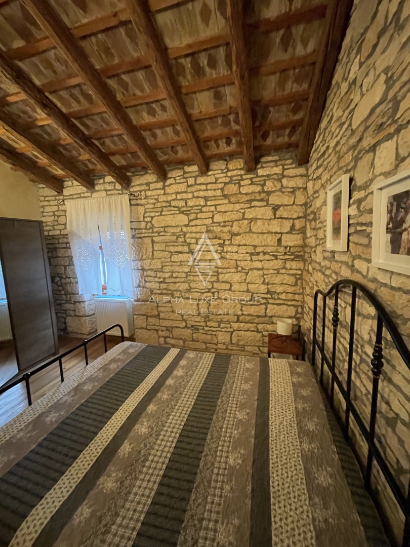 Istra, Kanfanar – Kamnita vila z bazenom in vrtom