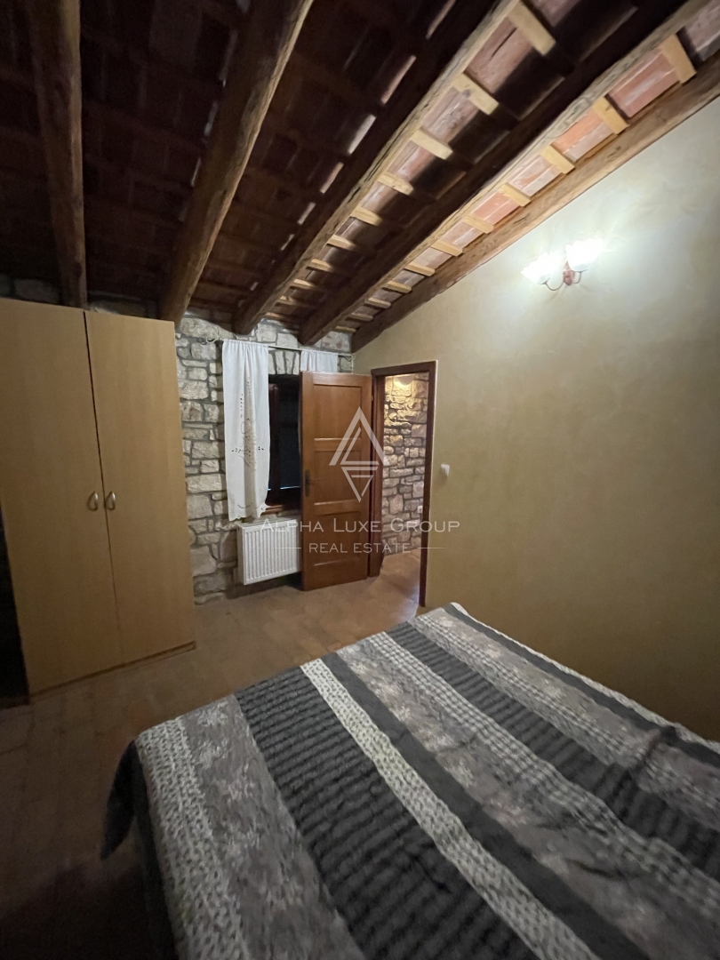 Istra, Kanfanar – Kamnita vila z bazenom in vrtom